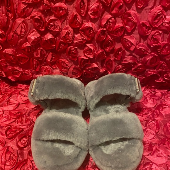 UGG Women's Fuzz Yeah Slipper - Picture 4 of 9